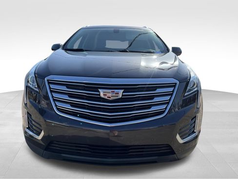 Used 2017 Cadillac XT5 Luxury FWD image 2