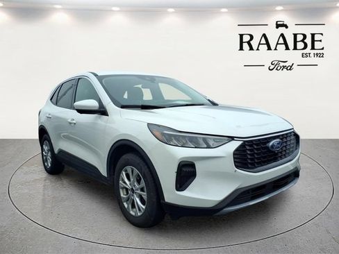 Used 2023 Ford Escape Active w/ Tech Pack #2 AWD/4WD image 5