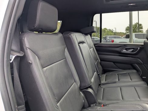 Used 2024 Chevrolet Suburban Z71 w/ Luxury Package image 29