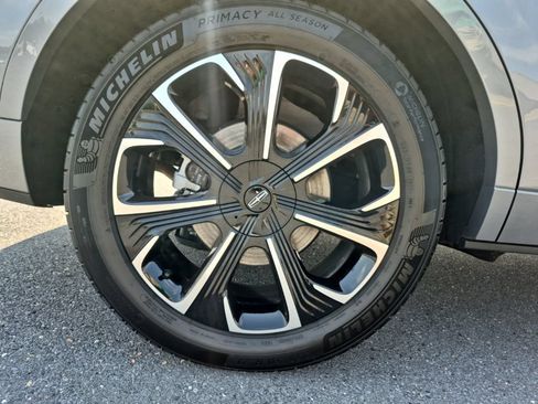 Certified 2025 Lincoln Nautilus Reserve AWD/4WD image 17