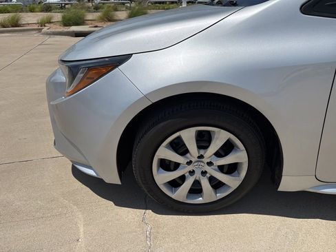 Used 2024 Toyota Corolla LE FWD image 2