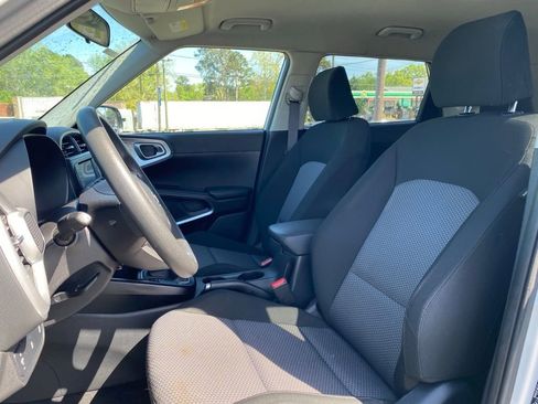 Used 2021 Kia Soul LX image 11