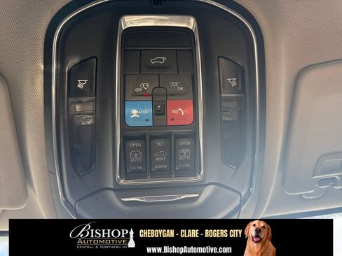 Used 2023 Jeep Grand Cherokee L Limited AWD/4WD image 27