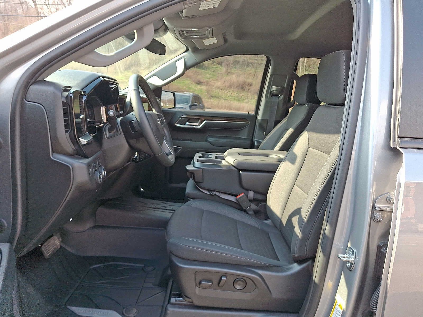 Used 2024 Chevrolet Silverado 1500 RST AWD/4WD image 13