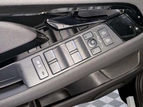 New 2026 Land Rover Range Rover Evoque S AWD/4WD image 12
