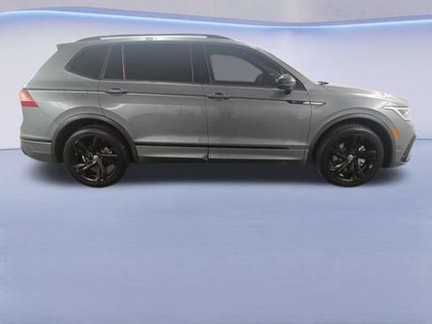 Used 2023 Volkswagen Tiguan SE R-Line FWD image 8