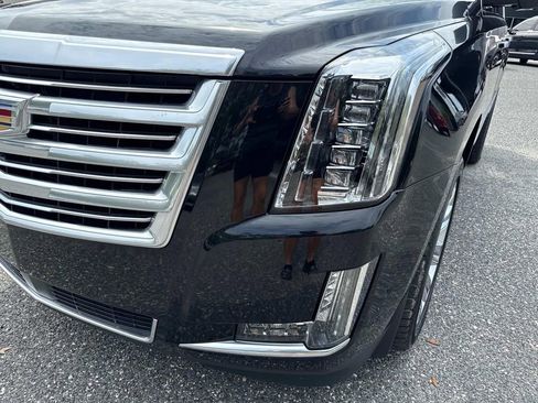 Used 2020 Cadillac Escalade Platinum image 8