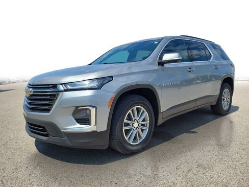 Used 2023 Chevrolet Traverse LT AWD/4WD image 2