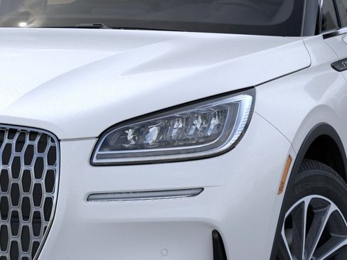 Used 2026 Lincoln Corsair Premiere image 18