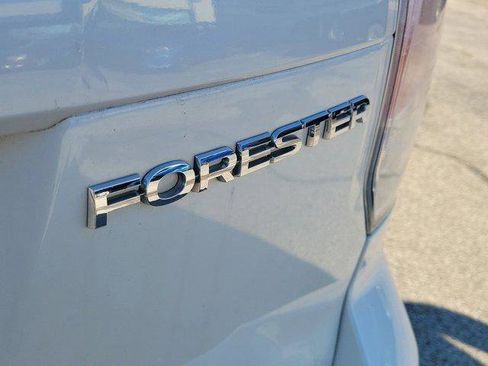 Used 2018 Subaru Forester 2.5i Premium w/ All-Weather Package AWD/4WD image 6