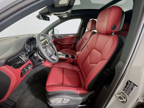 New 2026 Porsche Macan GTS image 5