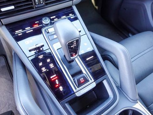 Used 2019 Porsche Cayenne image 19