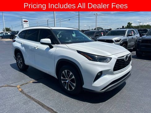 Used 2022 Toyota Highlander XLE FWD image 23