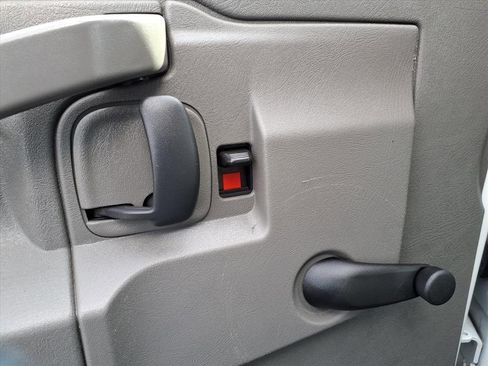 Used 2021 Chevrolet Express 3500 image 10