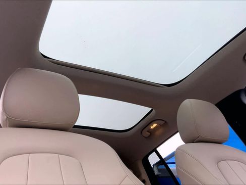 Used 2021 Mercedes-Benz GLB 250 GLB 250 image 14