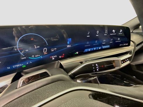 Used 2024 Cadillac Lyriq Luxury AWD/4WD image 19