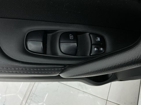 Used 2019 Nissan Rogue Sport S AWD/4WD image 37