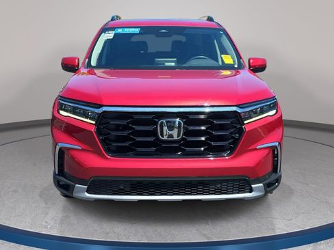 Used 2023 Honda Pilot Touring image 2