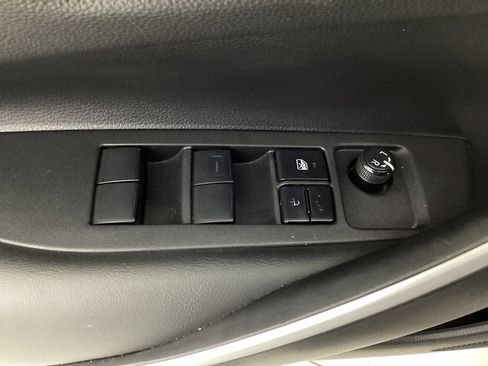 Used 2022 Toyota Corolla SE image 36