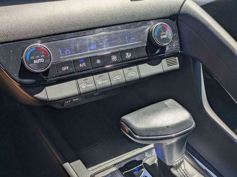 Certified 2025 Hyundai Elantra Sport FWD image 23