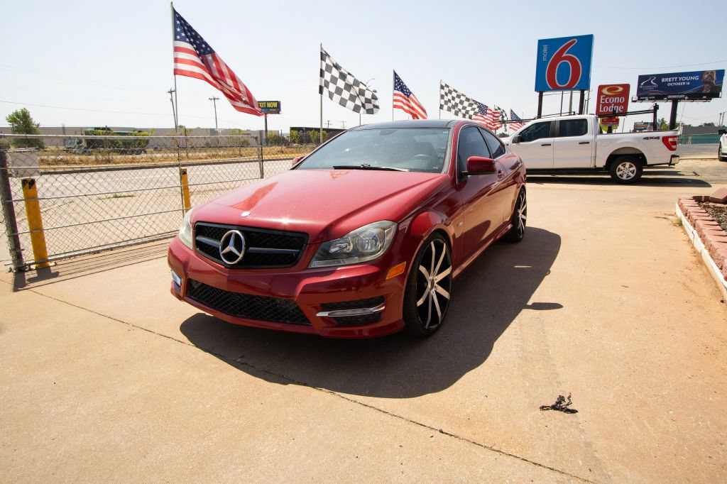 Used 2012 Mercedes-Benz C 250 Coupe image 3