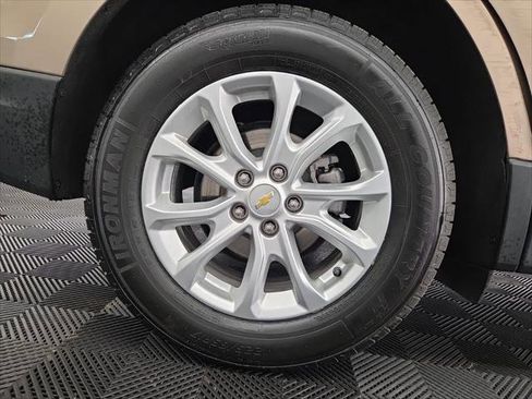 Used 2018 Chevrolet Equinox LT FWD image 9