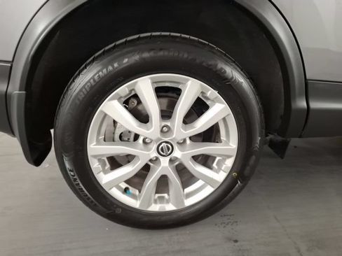 Used 2022 Nissan Rogue Sport SV w/ Technology Package FWD image 9