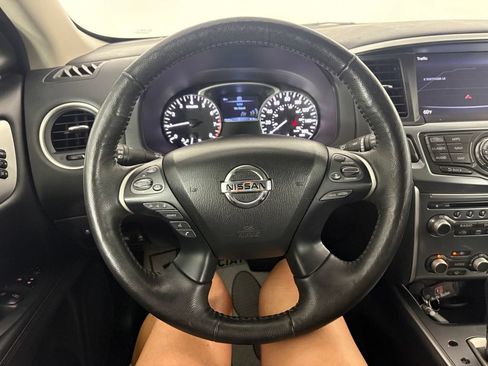 Used 2019 Nissan Pathfinder SL FWD image 21