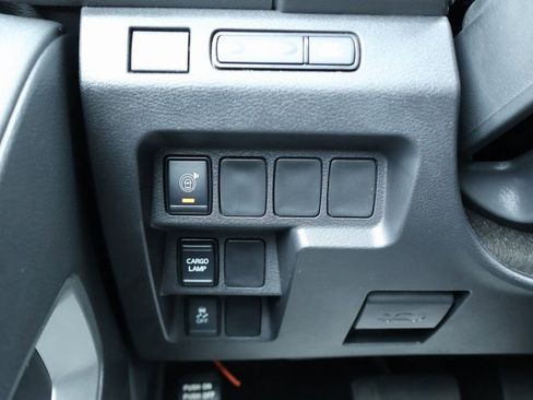 Certified 2025 Nissan Frontier SV image 17