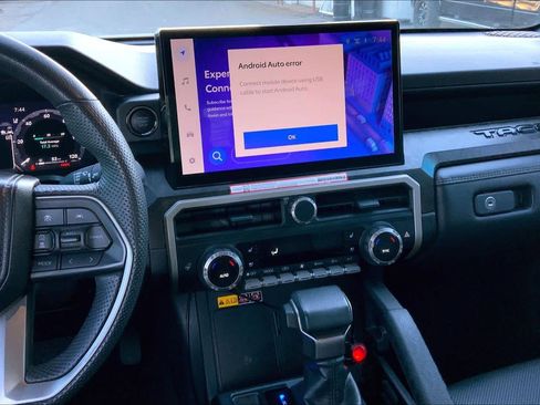 Used 2025 Toyota Tacoma Limited image 6