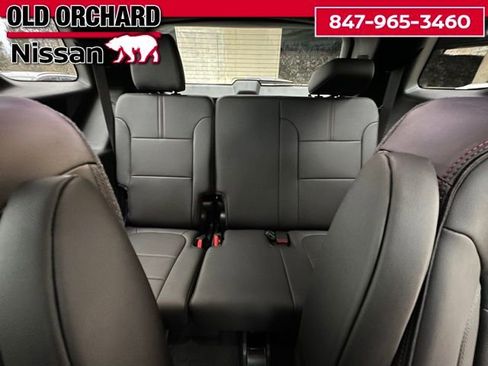 Used 2023 Chevrolet Traverse RS AWD/4WD image 14
