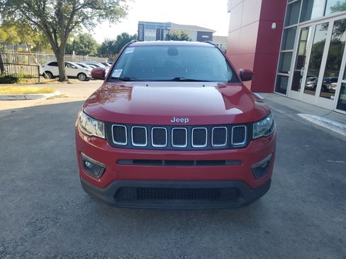 Used 2019 Jeep Compass Latitude FWD image 8