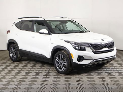 Used 2021 Kia Seltos S image 48