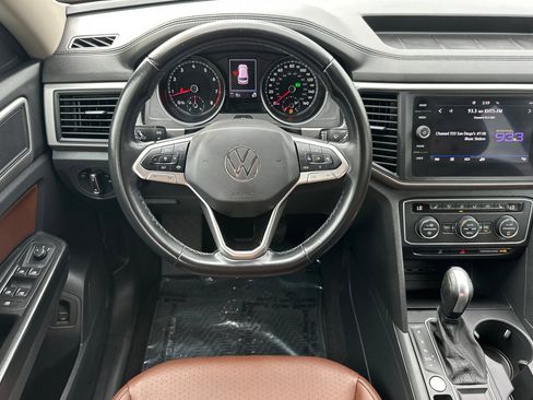 Used 2021 Volkswagen Atlas SE w/ Towing Package image 16