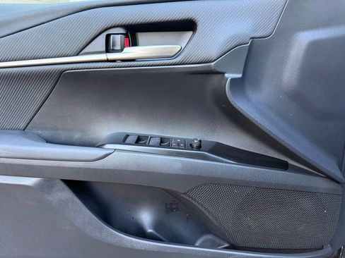 Used 2025 Toyota Camry SE FWD image 21