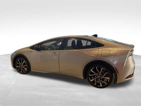 New 2025 Toyota Prius Plug-In Hybrid image 5