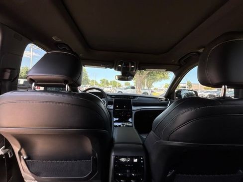 Certified 2024 Jeep Grand Cherokee L Limited w/ Black Appearance Package AWD/4WD image 15