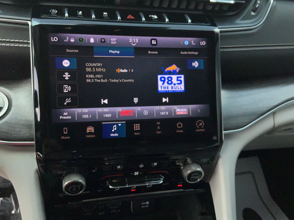 Used 2021 Jeep Grand Cherokee L Overland w/ Luxury Tech Group IV AWD/4WD image 24