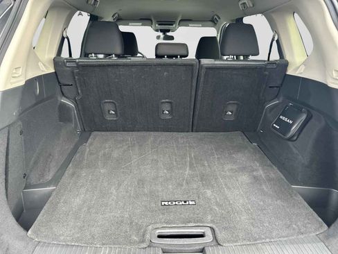 Used 2024 Nissan Rogue SV image 14