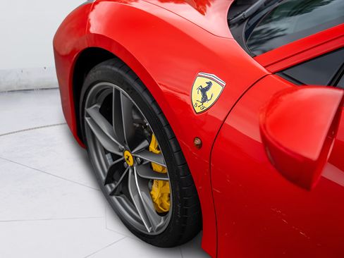 Used 2016 Ferrari 488 GTB RWD image 36