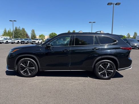 Used 2021 Toyota Highlander XSE AWD/4WD image 4