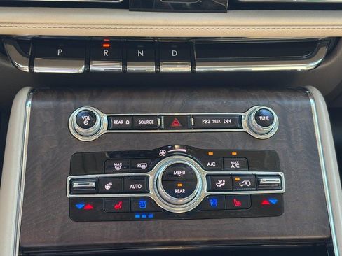 Used 2021 Lincoln Aviator Reserve w/ Equipment Group 201A RWD image 24