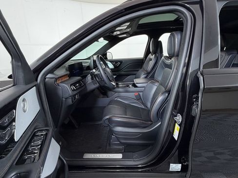 Used 2025 Lincoln Aviator Black Label w/ Jet Appearance Package AWD/4WD image 10