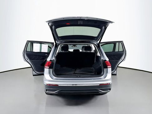 Used 2024 Volkswagen Tiguan SE image 22