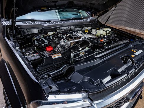 Used 2025 Ford F450 Platinum w/ Platinum Plus Package image 39