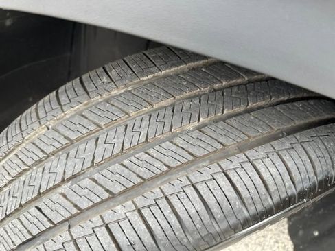 Certified 2025 Volkswagen Atlas SE image 40