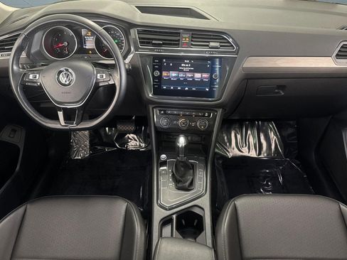 Used 2018 Volkswagen Tiguan SEL FWD image 15