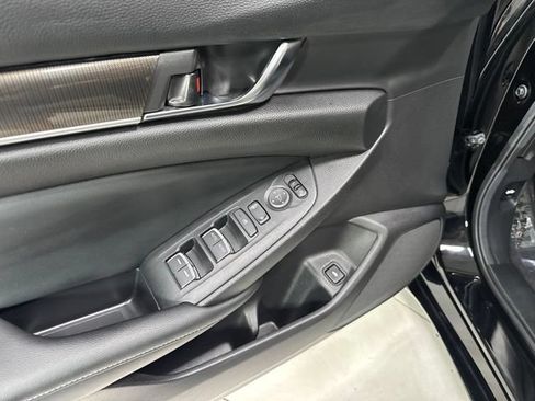 Used 2021 Honda Accord Sport image 11