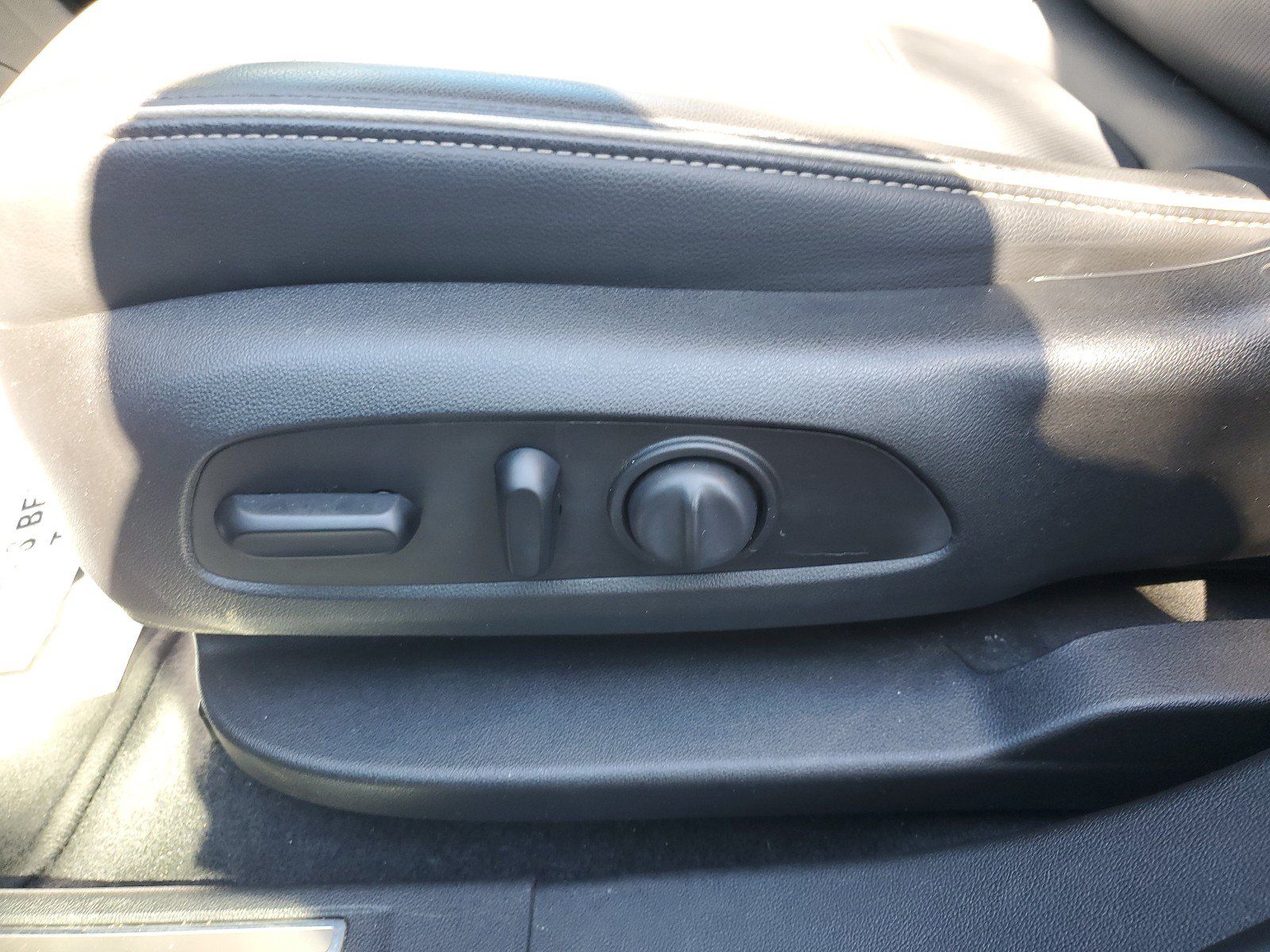 Used 2021 GMC Acadia Denali FWD image 13