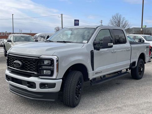 New 2026 Ford F250 Lariat w/ Black Appearance Package image 7